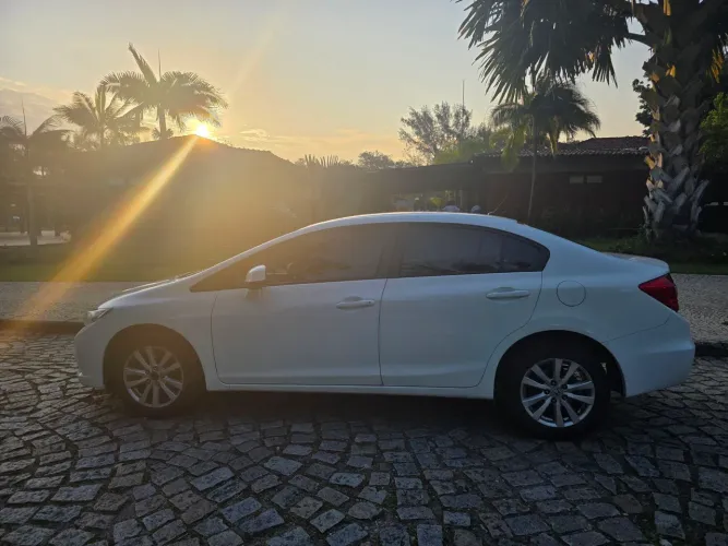 Honda Civic Sedan LXS 1.8/1.8 Flex 16V Aut. 4P 2014