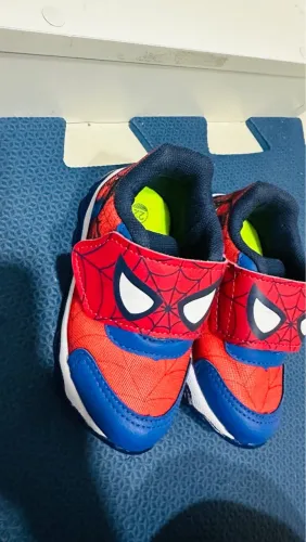 Tênis Homem Aranha com Led