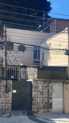Casa à venda Rua Barreiros, Ramos, Zona Norte,Rio de Janeiro - R$ 220.000