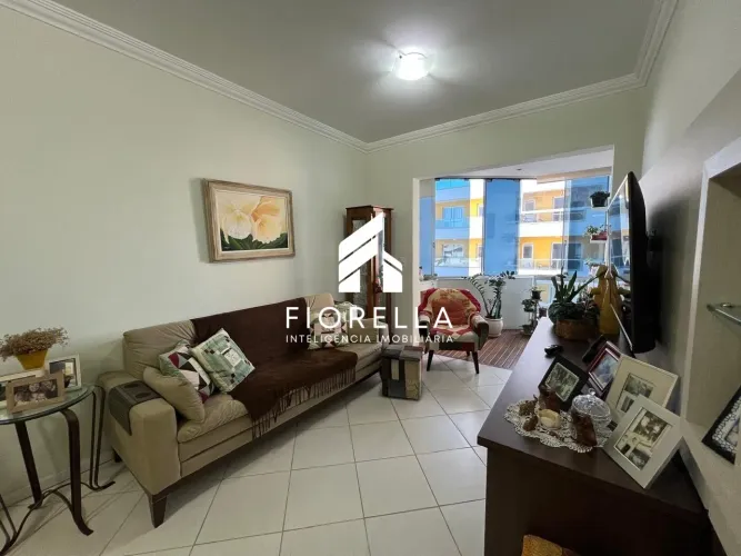 Apartamento com 03 dormitórios, sendo 01 suíte, no bairro Campinas - São José/SC.