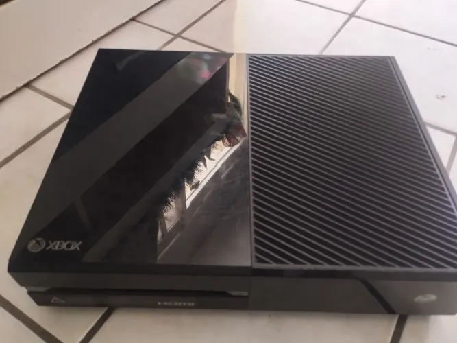 Xbox one console preto 500GB + Controles+ jogos