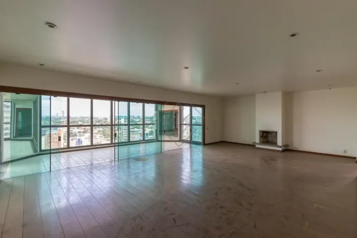 Apartamento à venda no Cambuí em Campinas / SP
