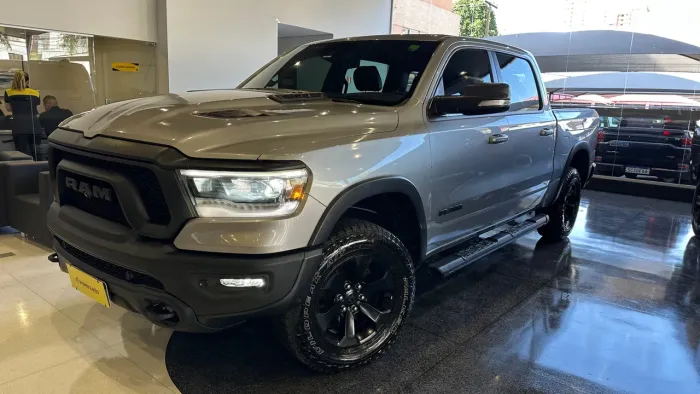 Ram 1500 Rebel 5.7 Hemi CD V8 4X4 AUT Usados e Novos