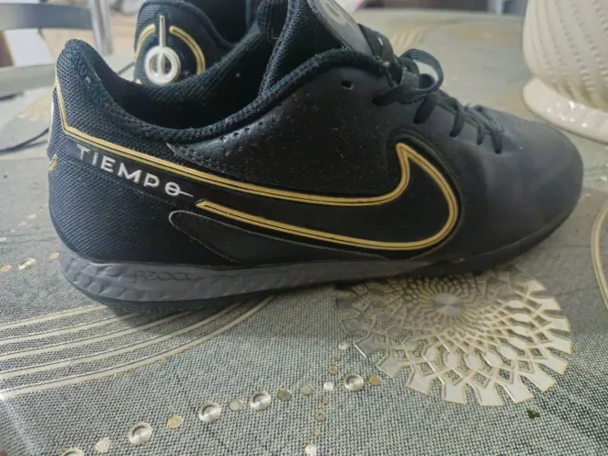 Tênis de futsal Nike tiempo legend 9