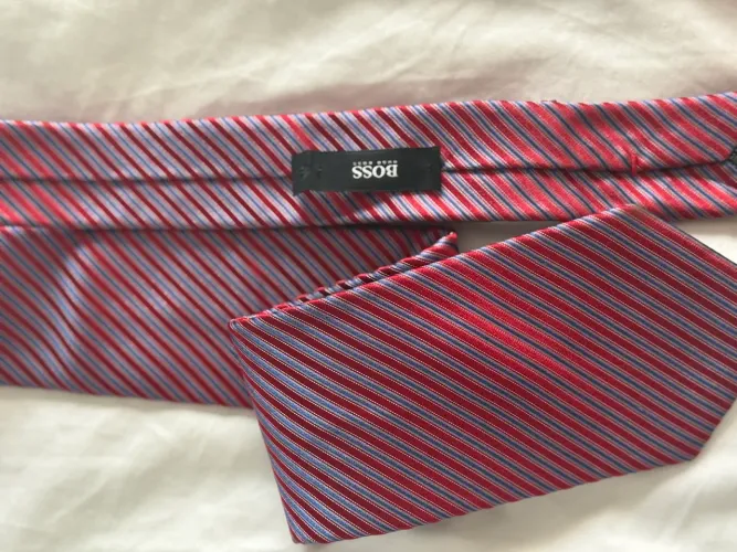 Gravata Hugo Boss NOVÍSSIMA 100% seda
