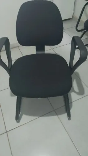 Cadeira para escritório pouca usada
