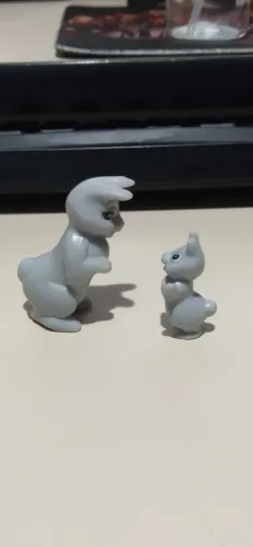 Miniatura Natoons Mães e Filhotes Coelho Brinde Kinder Ovo