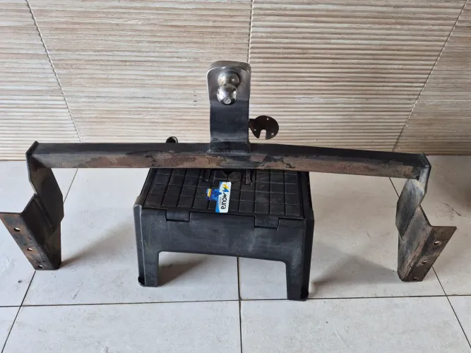 Vendo suporte de reboque