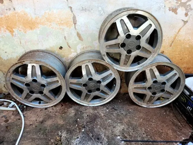 Jogo de rodas de liga leve 5 furos aro 15 originais GM Zafira Vectra Astra