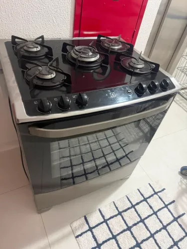 Vendo fogão Electrolux cinco bocas, oportunidade!