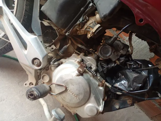 Vende se moto ano 2012