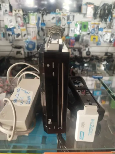 Nintendo Wii Black bem novinho e já desbloqueado com cartão 32gb cheio de jogos e tudo ori