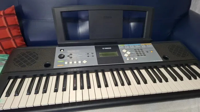 TECLADO YAMAHA PSR E 233