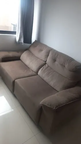 Sofá retrátil e reclinável