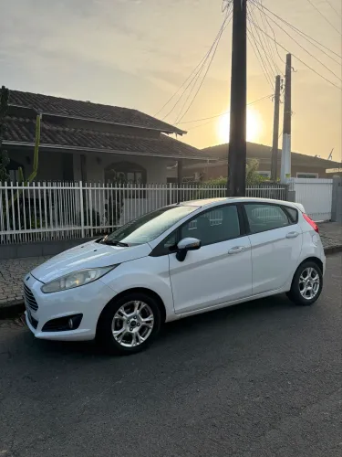 Ford Fiesta 1.6 16V Flex Mec. 5P 2015