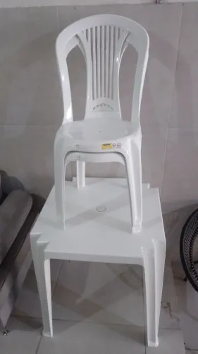 Mesa de plástico 2 cadeiras