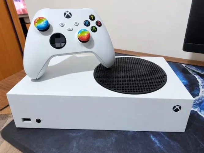 Xbox Series S 512GB + Controle Original + Base Carregadora + Caixa