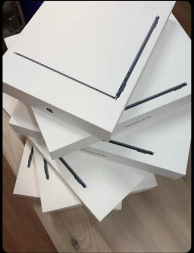 MacBook Air M4 16/256 GB 13 POL (NOVO) + KIT DE CAPAS (LOJA FÍSICA) LOURDES - BH