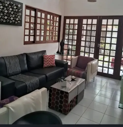 PR15 vende-se casa em capim macio com piscina 