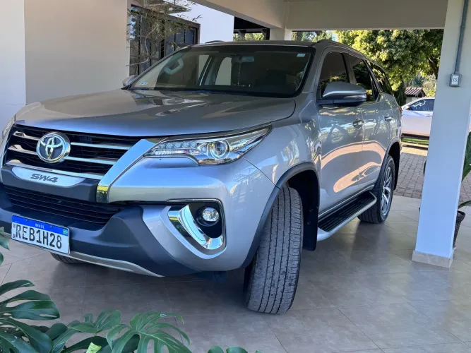 Toyota Hilux SW4 SRX 4X4 2.8 TDI 16V Dies. Aut. 2020