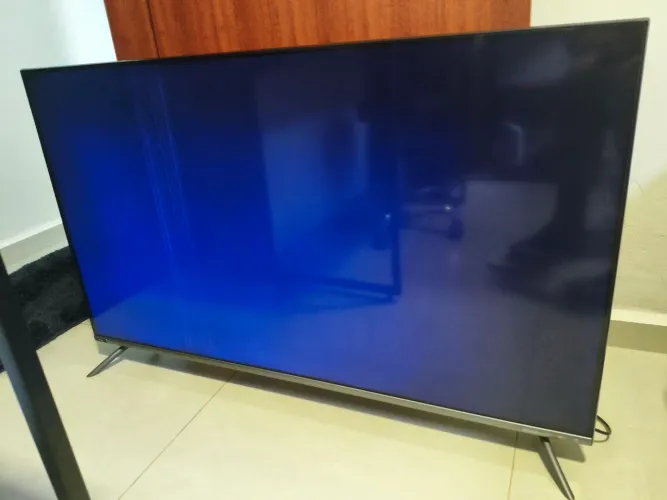 Vende-se televisão Philco. 