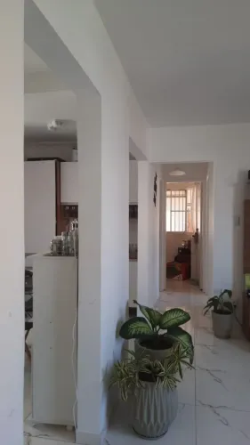 Venda, conjunto Vale dos Lagos 2/4 com dependência