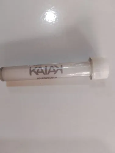 vende-se perfumes está 5,00 reais 