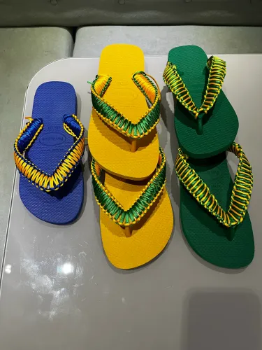 Chinelos para você curtir a copa mais animado ainda?