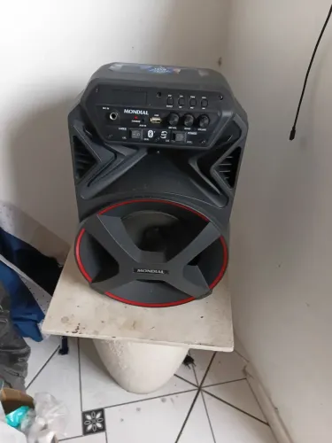 VENDO CX. DE SOM BLUETOOTH.