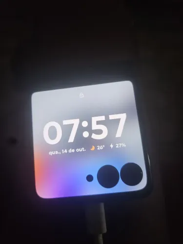 Vendo razr só com a tela externa funcionando já comprei assim