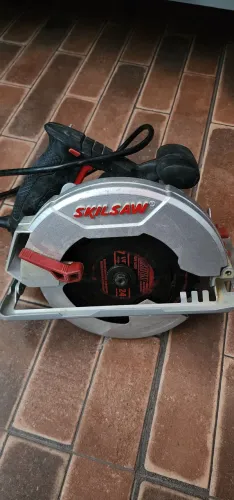 Serra Circular Skil 5402 - 1400W - 127V - Excelente Estado