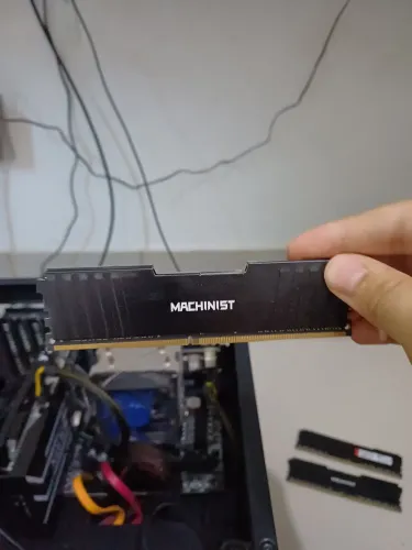 2 memórias ram 8gb ddr4 2133machinist (16gb total)
