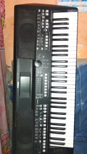 Teclado Yamaha sx 600