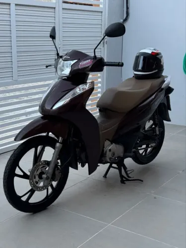 Blz 125 emplacada pneu novo precisa de uns cuidados mais vale a pena conferir a moto