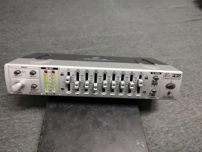 Equalizador Gráfico Behringer Mini FBQ800 9 Bandas