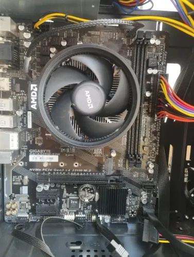 Kit Ryzen - AM4 para Pc Gamer - Ryzen 3 2200g - Placa mãe Gigabyte A320 - Cooler Fan