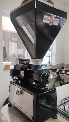 Vendo máquina de café antiga tupã