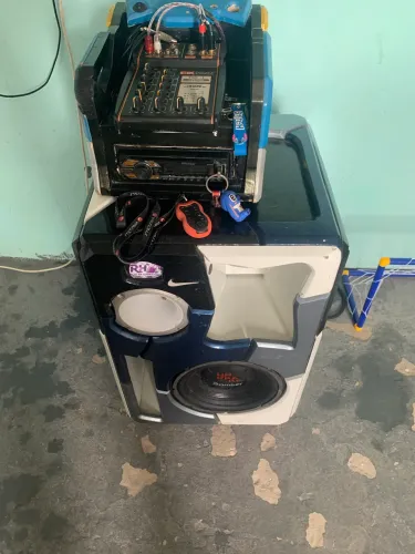 Vendo um som automotivo Bob 