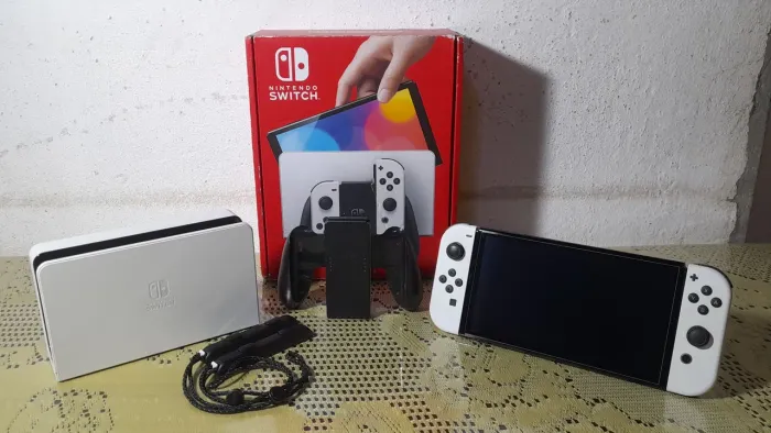 NINTENDO SWITCH OLED DESBLOQUEADO