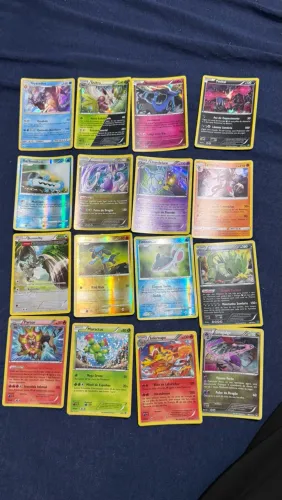 vendo conjunto de 97 cartas pokémon.