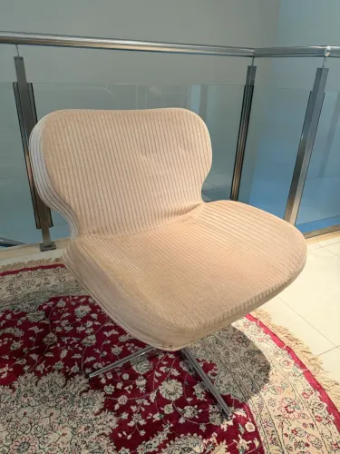 2 Cadeiras encapadas de sala de estar 