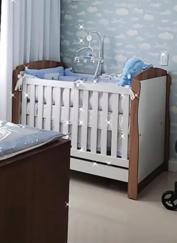 BERÇO QUE VIRA CAMA COM COLCHÃO 