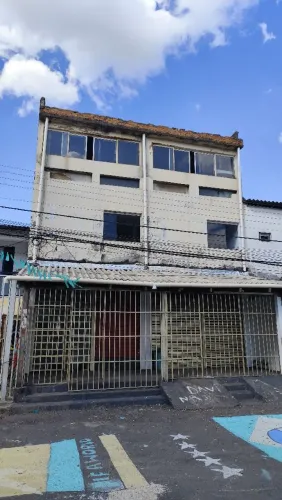 Alugo casa com loja no Guará 2