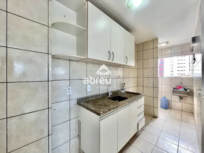 Imóvel para aluguel possui 56 metros quadrados com 2 quartos em Candelária - Natal - RN
