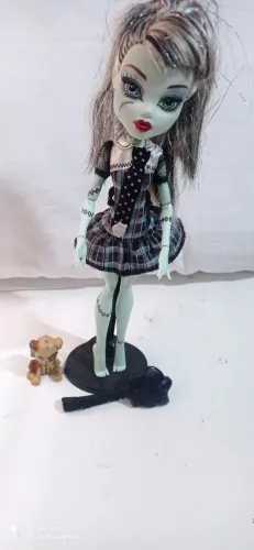 Boneca Monsters High Frankie Stien 