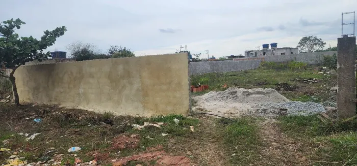 Lote no Extensão do Ancora. 645 m2. murado. Rio das Ostras.