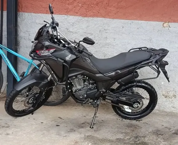 Vende-se Sahara 2026 8.000km rodados Único Dono.Ipva e Licenciamento pagos