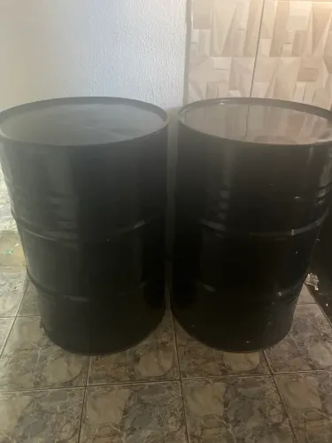 Galão de 200 para bar pintado de preto 