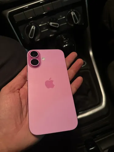 iPhone 16 