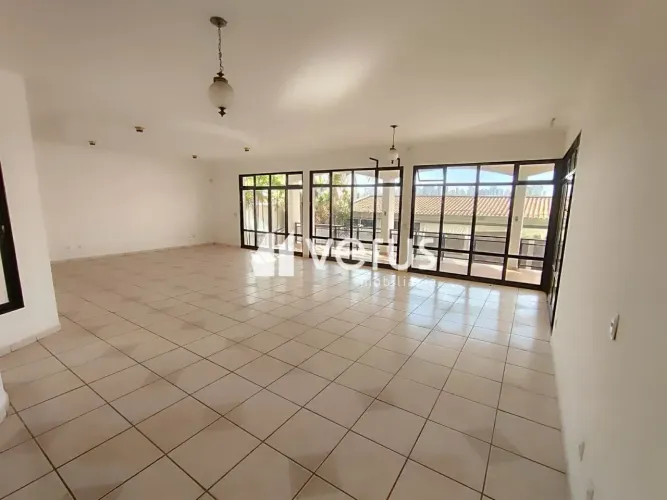 Casa de alto padrão no bairro Morada da Colina, com aproximadamente 700 m² de área constru